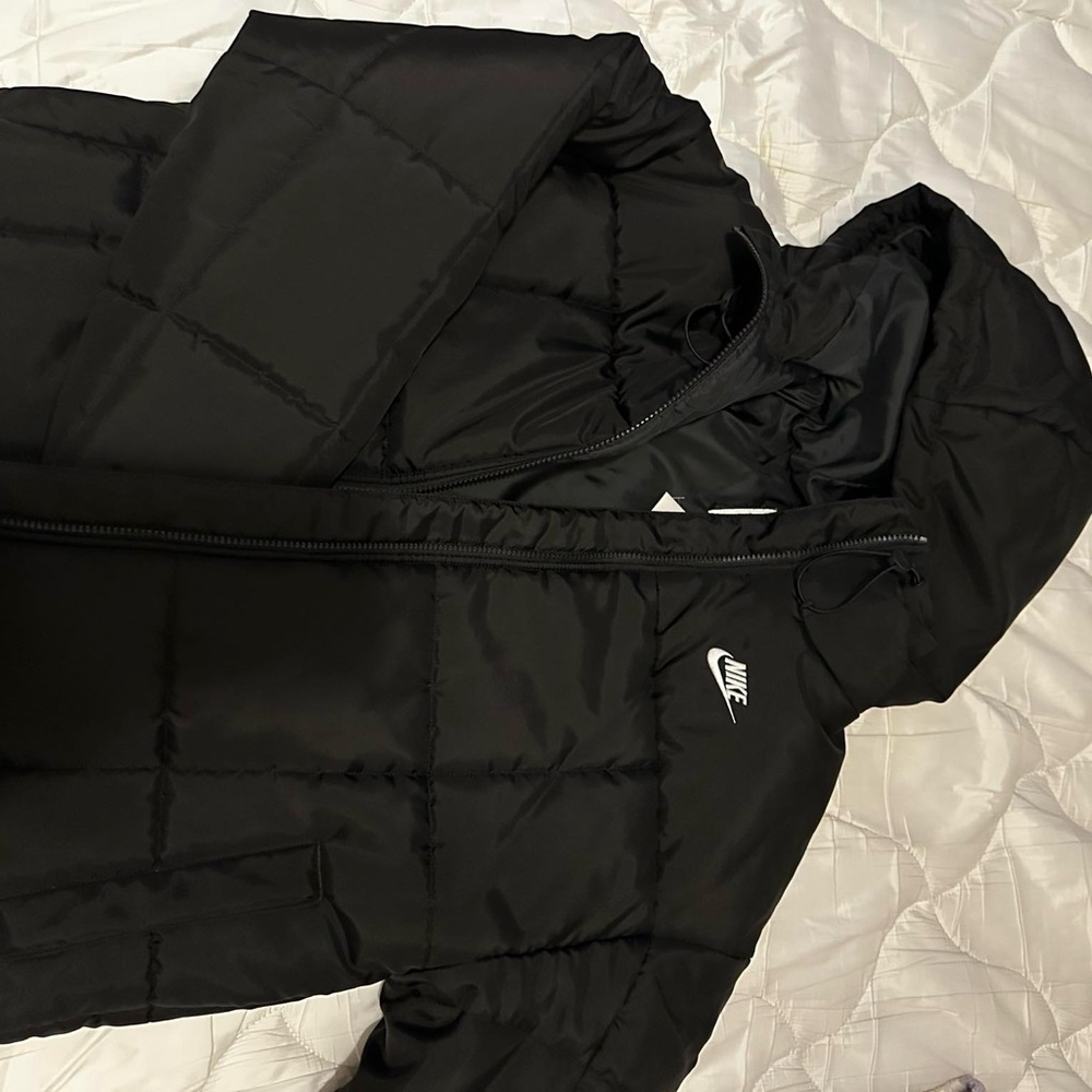 Nike therma-fit puffer